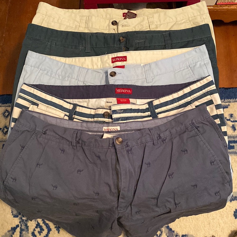 Lot of 5 pairs of Merona men’s shorts together.